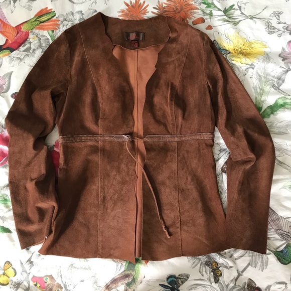 Danier Jackets & Blazers - 🍎 5/&15 Danier leather jacket. Laser cut edges